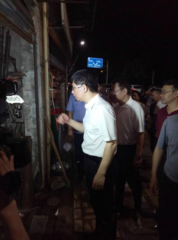刘事青现场督导邵阳市区部分群众撤离工作