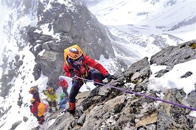 徒步攀登5100米雪峰的毕业旅行 你羡慕吗？