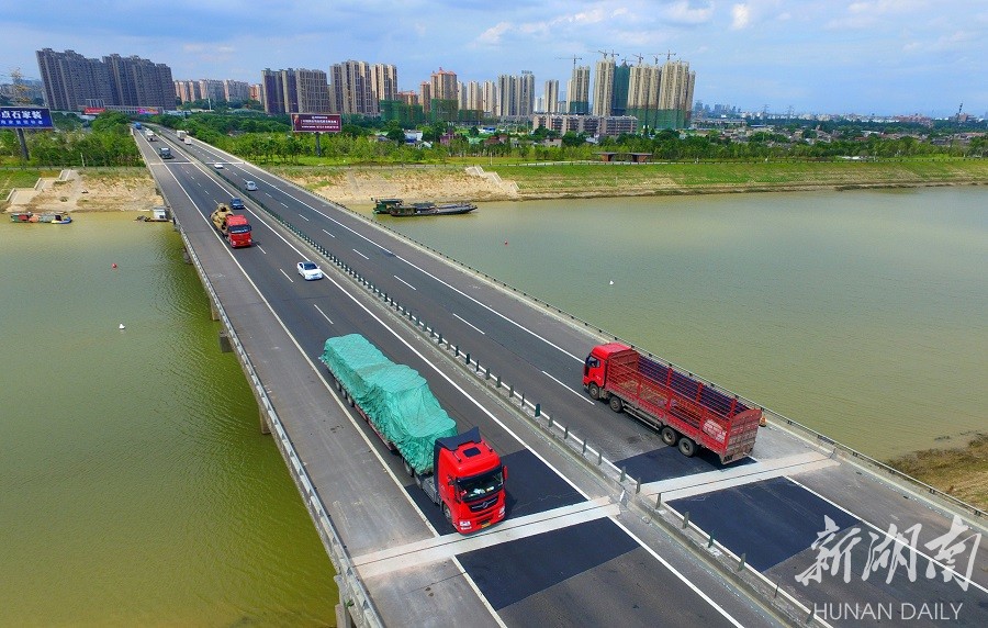 京港澳高速长沙浏阳河大桥段恢复正常通行