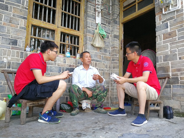 扶贫故事：保靖60岁老人带领村民脱贫致富