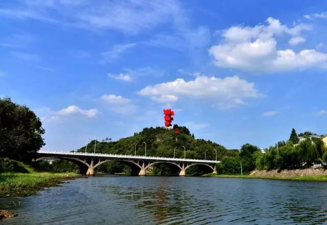 河南新县英雄山.