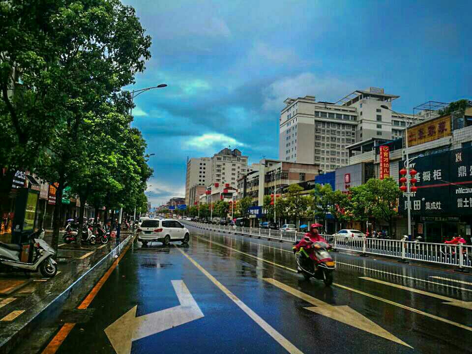 周凡摄于道县县城.