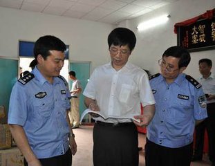 刘事青督查假日期间值班值守情况