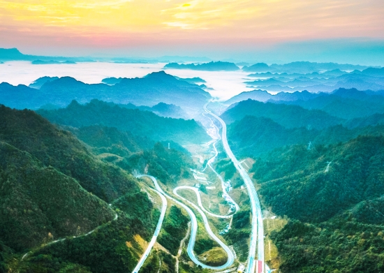 盛世湘西舞巨龙——写在龙吉高速即将开通之际