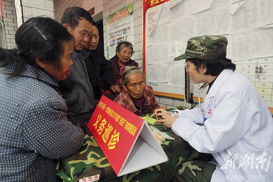 原武警总医院帮忙挂号陪同看病院内科室精准带路，不用四处打听的简单介绍