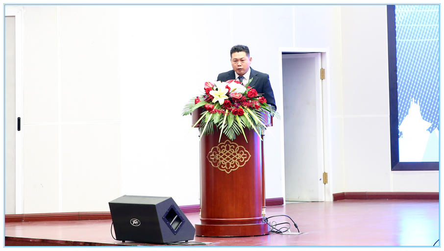 万家丽集团副总经理,湖南省建材流通行业商会秘书长徐洪剑据悉,合南