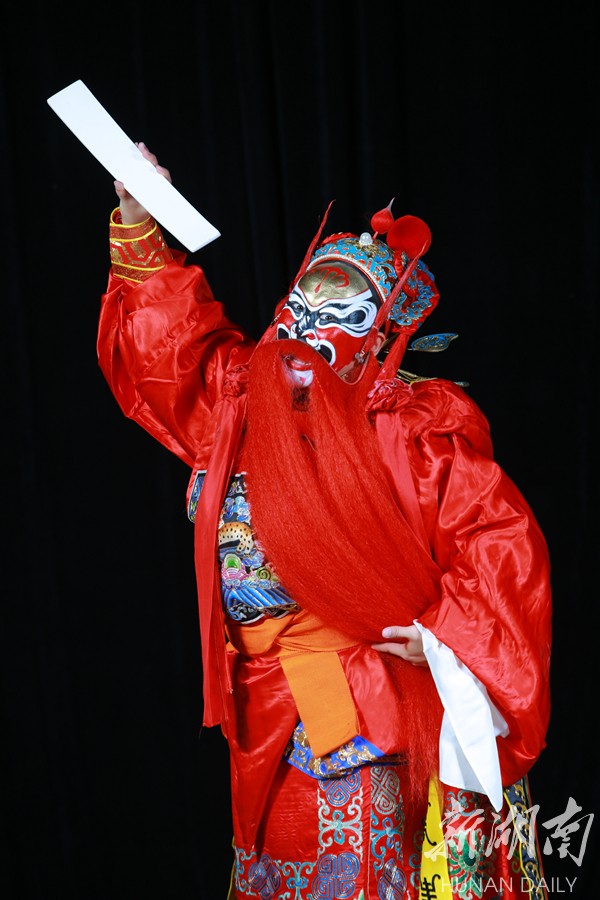 刘瑶轩 年龄:31岁 剧种:昆剧 行当:净 单位:湖南省昆剧团