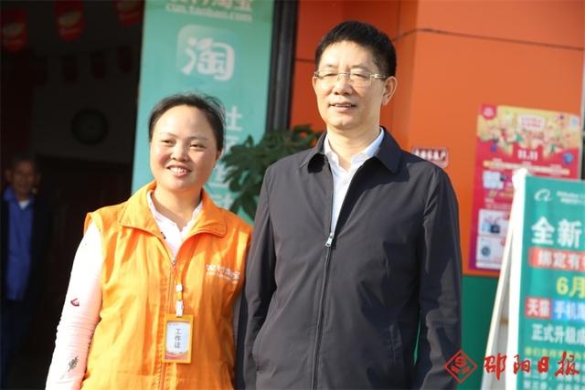刘事青赴洞口宣讲党的十九大精神 调研经济社会发展情况
