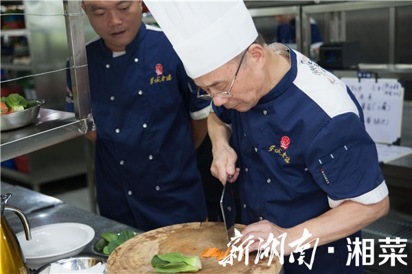 李再德:被湘菜泰斗们夸过的名师