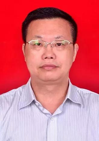 陈阁辉,男,50岁,大学文化,中共岳阳市岳阳楼区委书记.