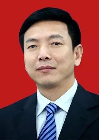 熊哲文,男,48岁,本科,中共安化县委书记.