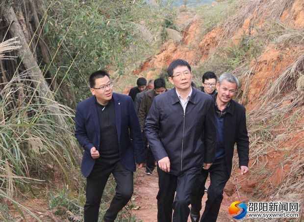 刘事青到绥宁宣讲党的十九大精神并调研脱贫攻坚工作