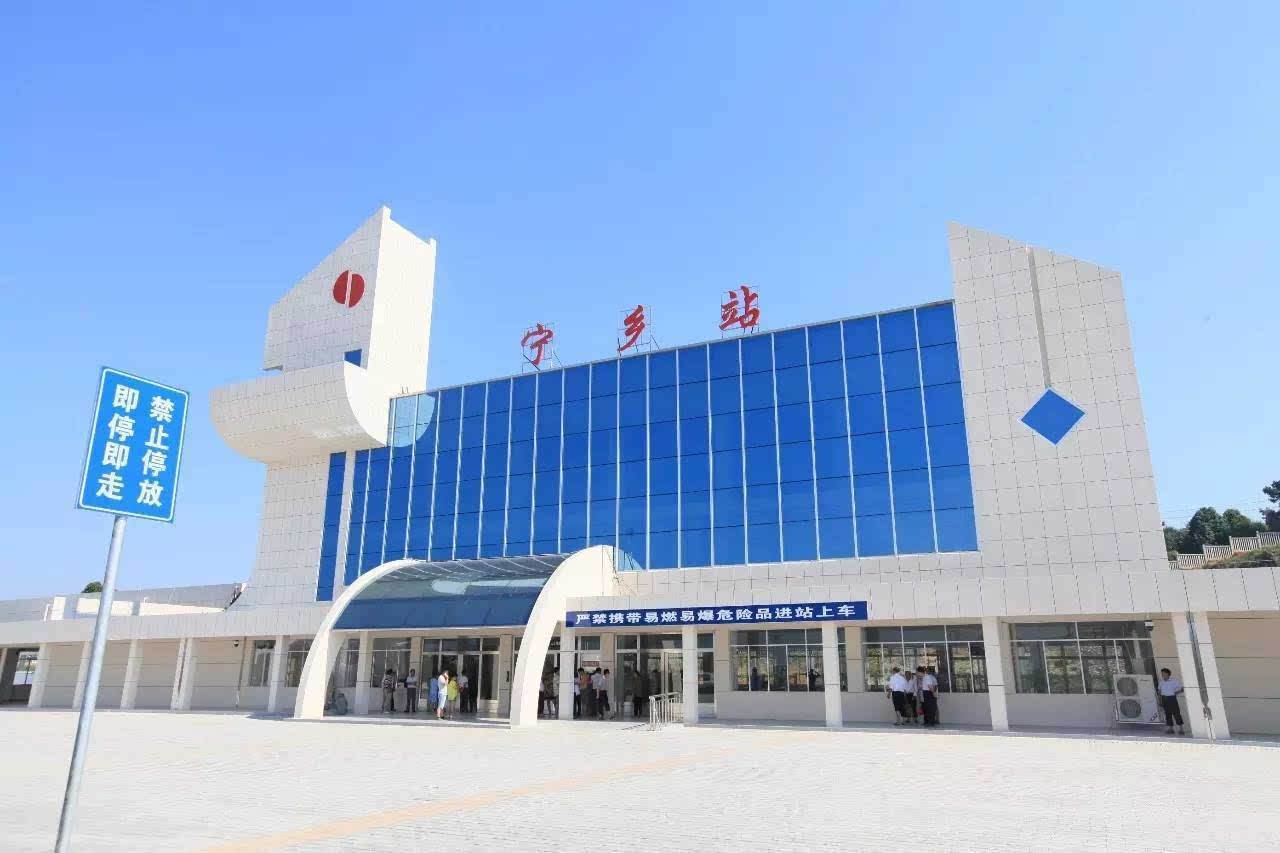 楚天科技,青岛啤酒,格力空调等上市企业纷纷在周边建立厂房和仓储