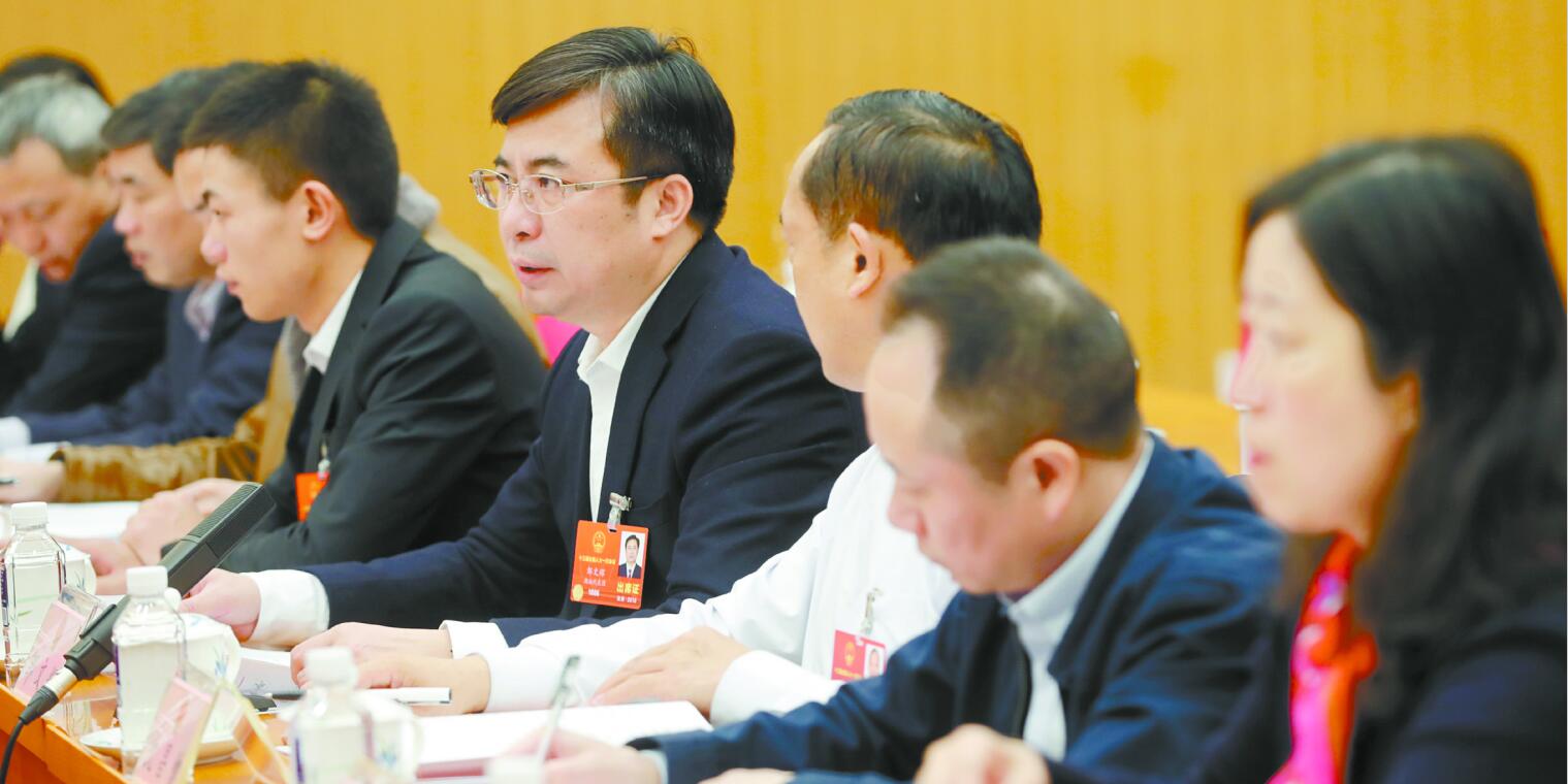 湖南代表团第五次全体会议审议“两高”工作报告
