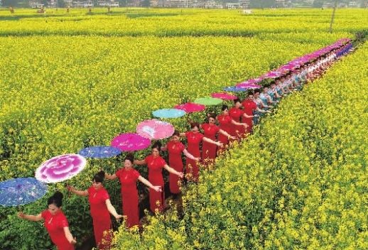 湖南首届油菜花节开幕,引来数万游客