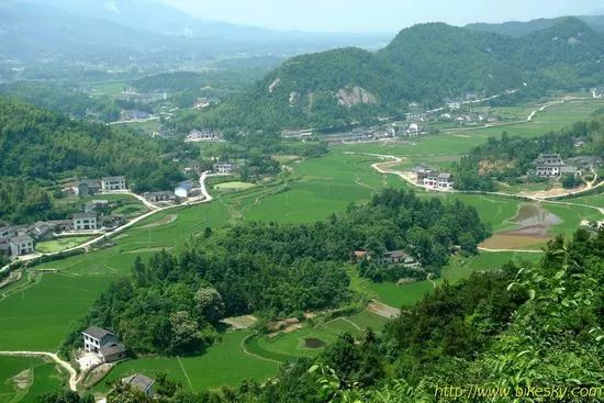 地址:岳陽汨羅市玉池山