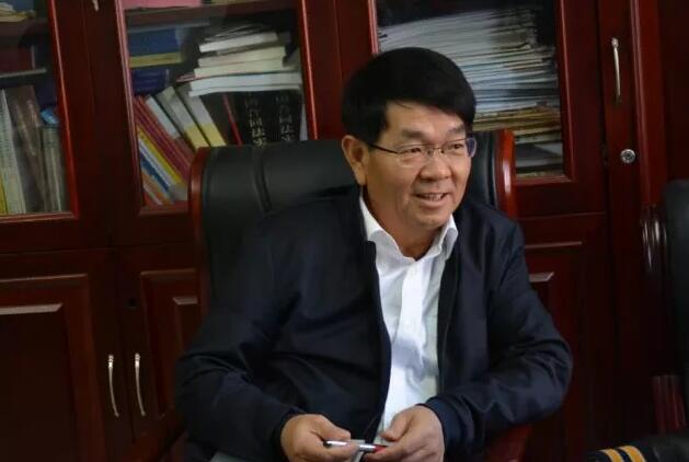 湖南省总商会副会长,株洲联诚集团有限责任公司董事长兼总经理肖勇民