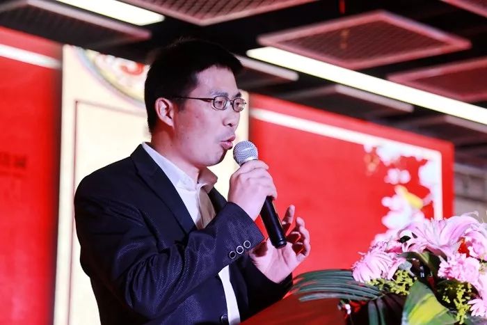 大汉金桥食品百货城副总经理 谢卫军