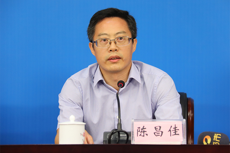 长沙市民政局党委书记,局长,长沙慈善会副会长陈昌佳表示,希望"千户