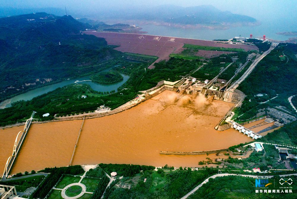 飞阅中国航拍小浪底水库黄河之水天上来