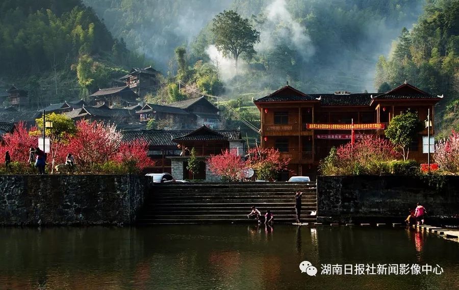  丹口镇桃林村苗寨.黄周凡 摄