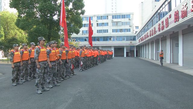 武陵区人武部组织民兵参加防汛应急演练
