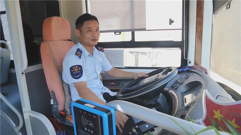 湘西孩子不慎走失 常德司机帮找家人
