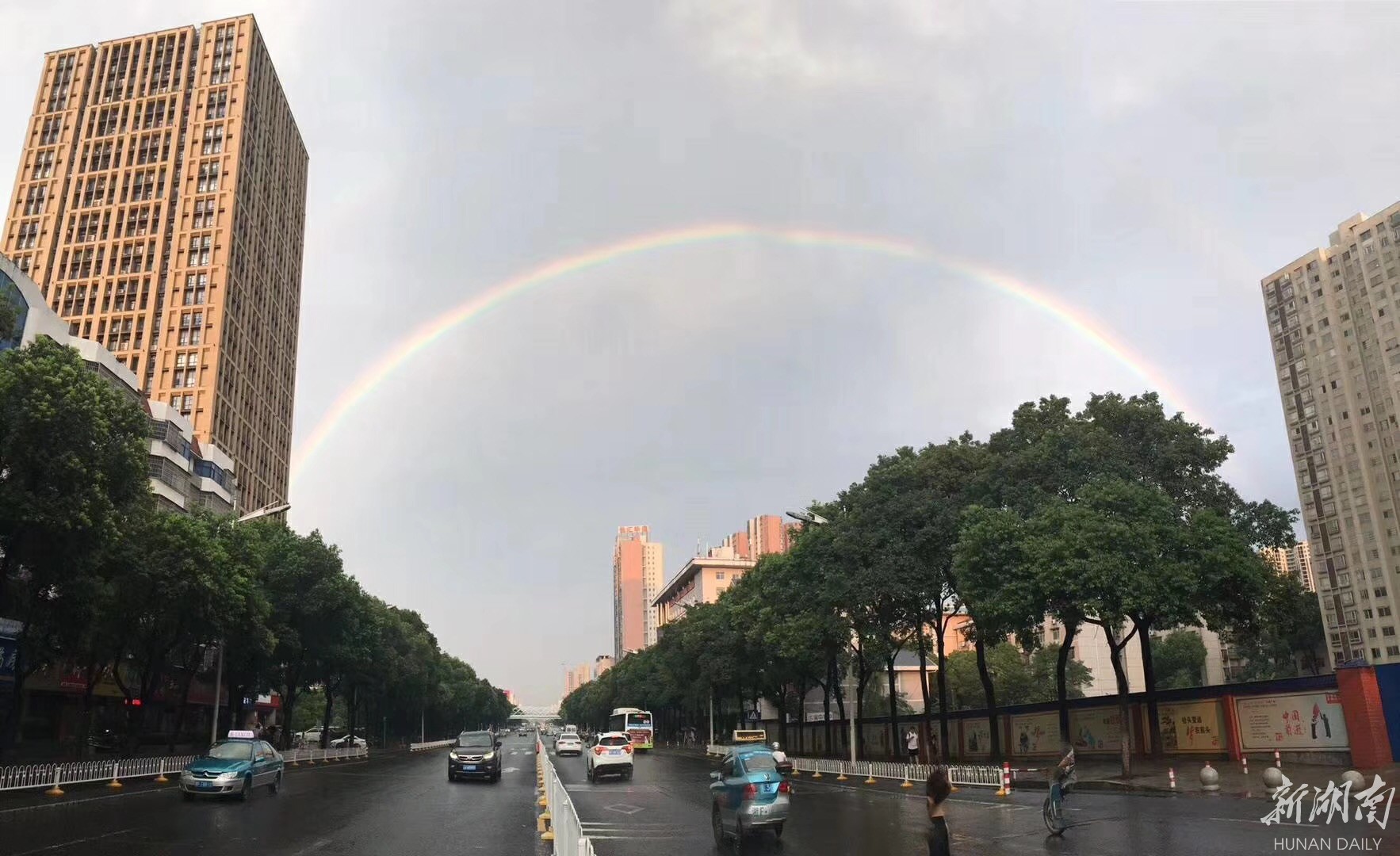 岳阳"双彩虹" 你拍到了吗?