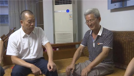 八一建军节：市、区领导看望慰问退伍军人