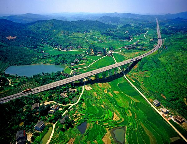 今起沪昆高速这一段将施工40天 往返湘赣需特别注意