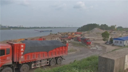 武陵区关停沅水河道内全部碎石场