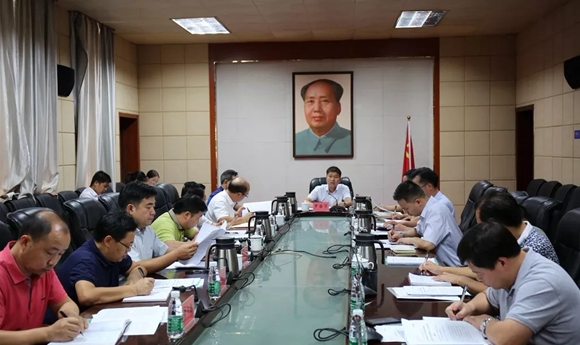 洪江区召开2018年第18次区工委委员会会议