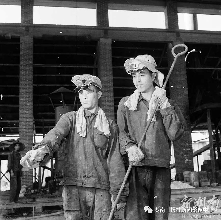 60年代钢铁工人图片图片