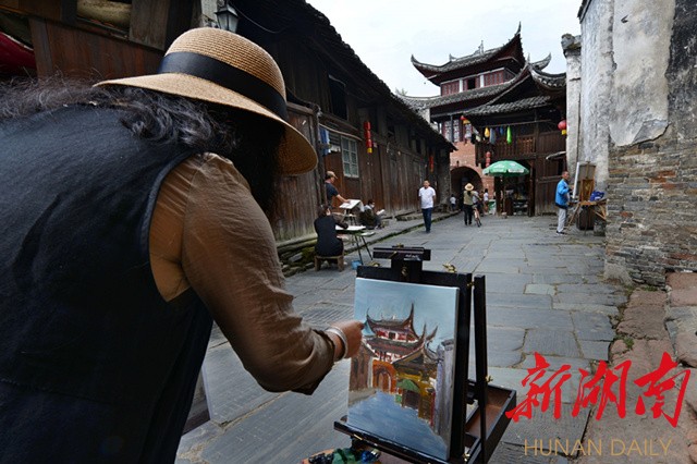 怀化市美协开展写生中国国庆黔阳古城采风活动