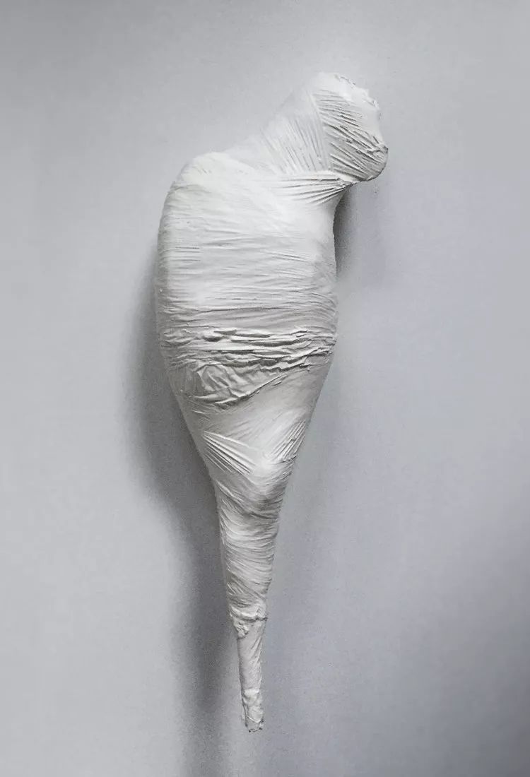 雕塑| 夸张的人体扭曲