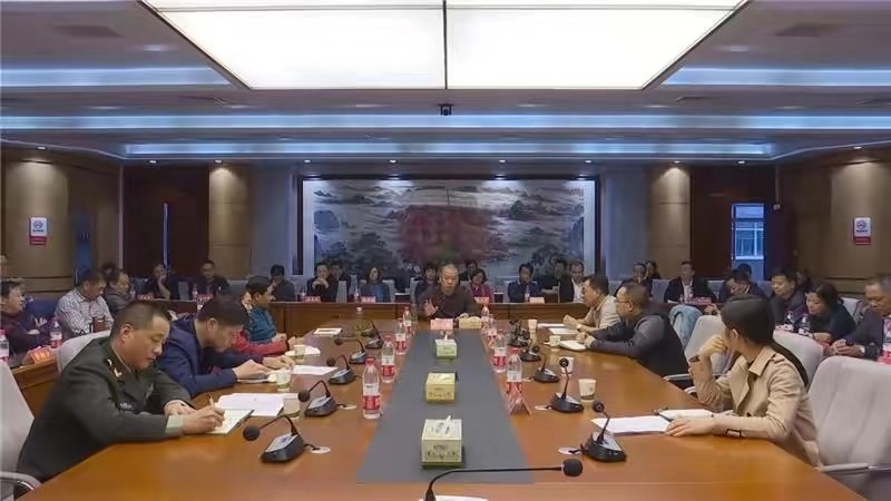 武陵区委理论学习中心组举行集中（扩大）学习