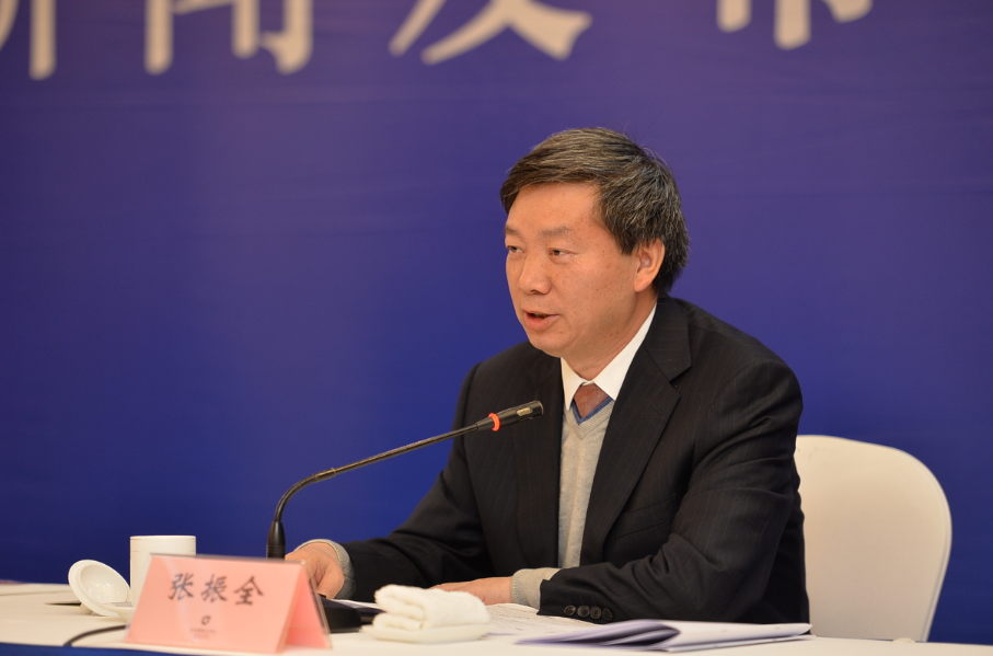 湖南省水利厅党组成员,总工程师张振全回答记者提问.