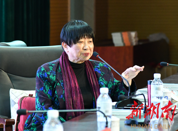 台湾作家张晓风在湘阴讲文化和读书