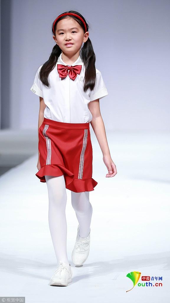 12月2日,北京市中小学校服研发成果展示活动在北京服装学院举行.