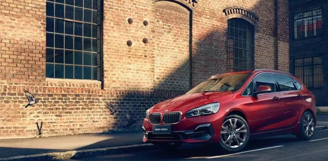 2万,活动售价1?1万bmw 320i  gt官方零售价42.9万,活动售价3?