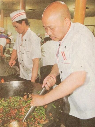 谢光头：湘菜民间高手 把辣椒炒肉做到极致