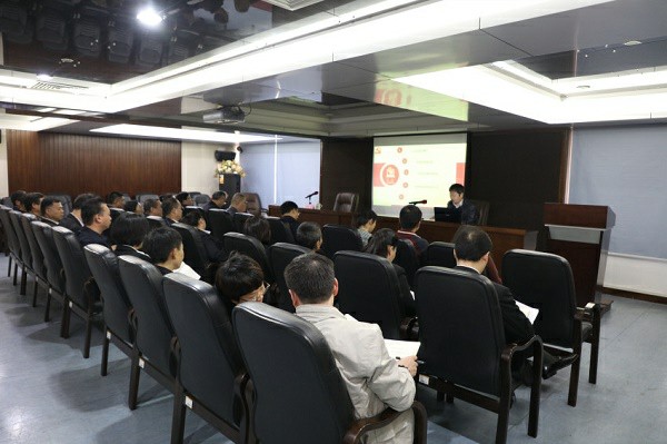 省纪委省监委驻省政府办公厅纪检监察组来省政府驻省办讲党课