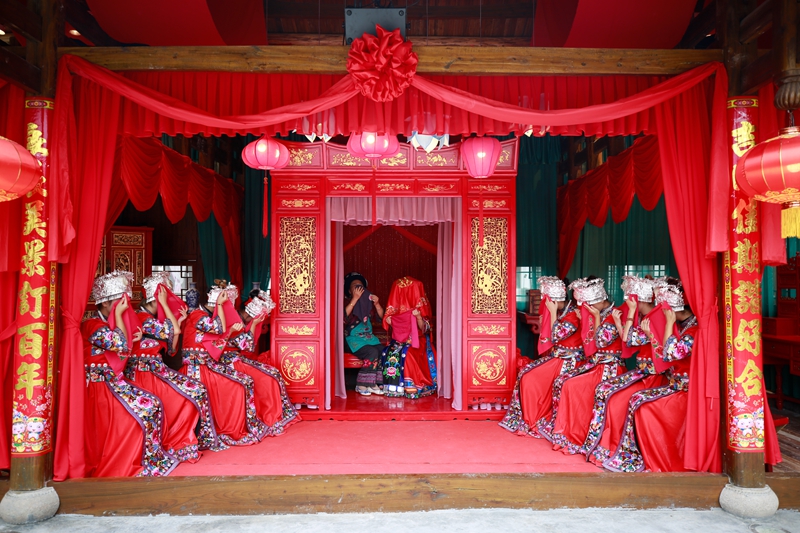 张家界：多彩民俗迎冬至
