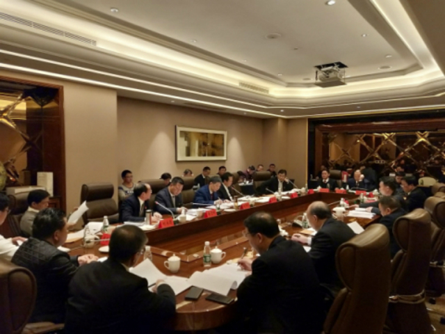 刘事青主持召开邵阳市政府常务会议  讨论《政府工作报告（征求意见稿）》等