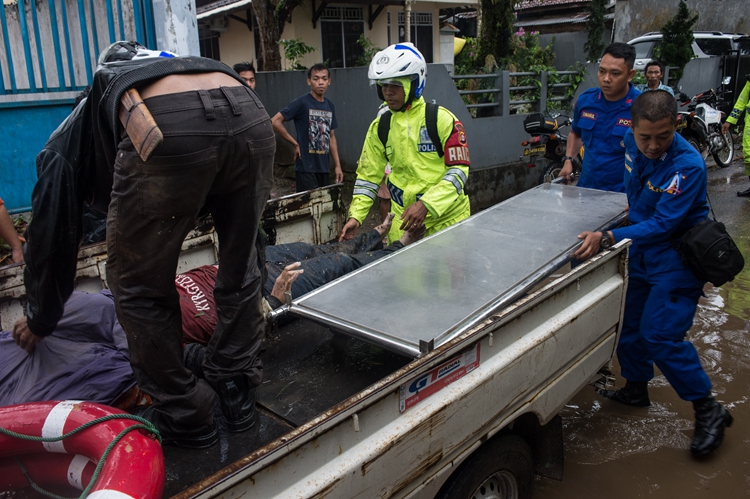 印尼巽他海峡海啸遇难者人数升至222人
