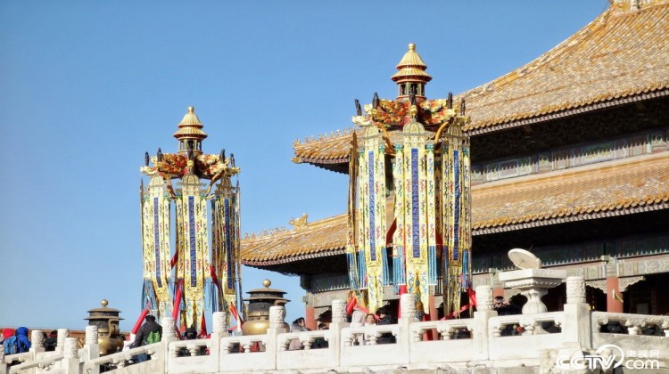 北京：乾清宫巨型天灯和万寿灯惊艳亮相
