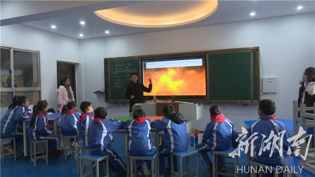 中国人民大学附中翠微学校与韶山两所学校开展校际交流活动