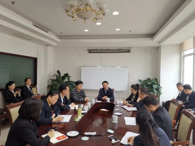 何文君看望慰问芙蓉宾馆工作人员