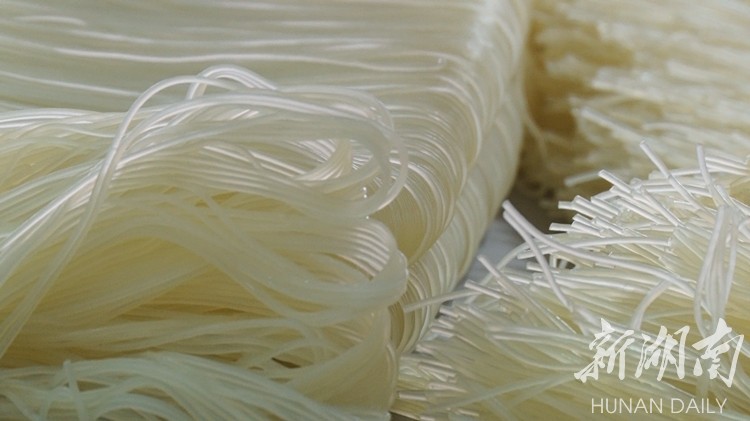 守护舌尖上的安全：永兴县规范米粉加工流程