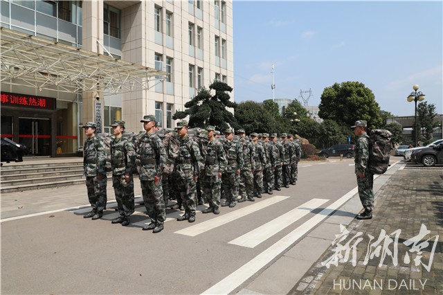 岳塘區(qū)人武部多舉措打好抗洪搶險(xiǎn)準(zhǔn)備工作“組合拳”